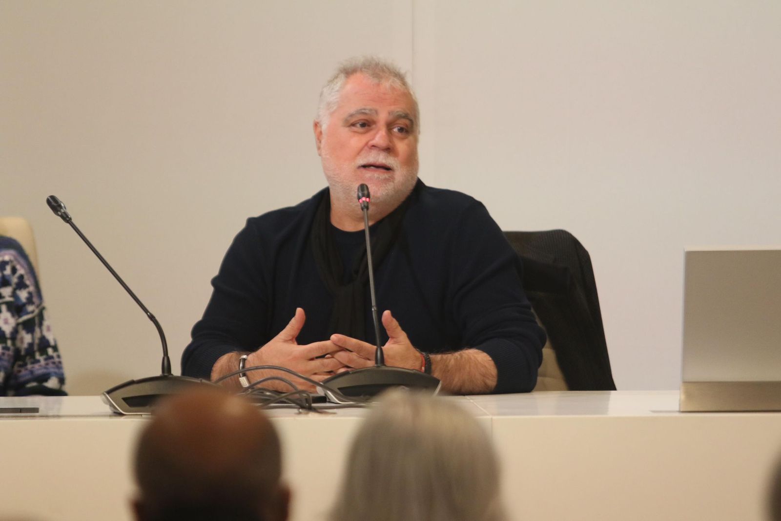 Benito Zambrano en el cuentro que ha ofrecido este viernes en la Universidad de Granada.