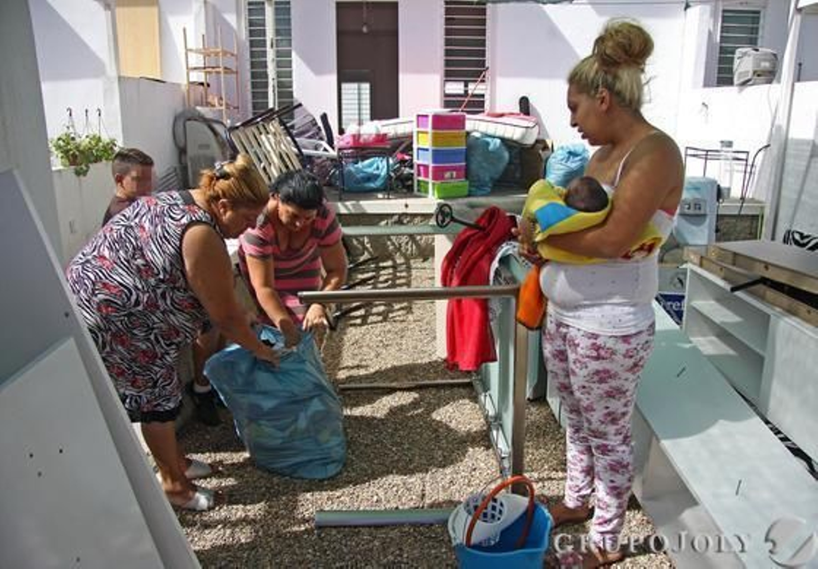 Las imágenes del desalojo en Almensilla