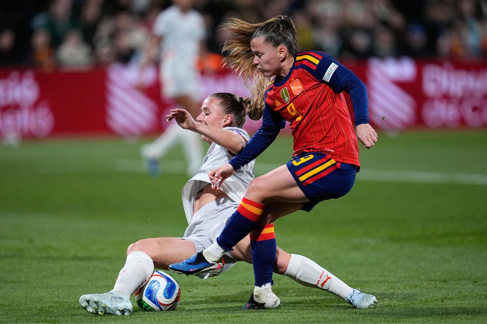 Las fotos del España-Islandia de fútbol femenino