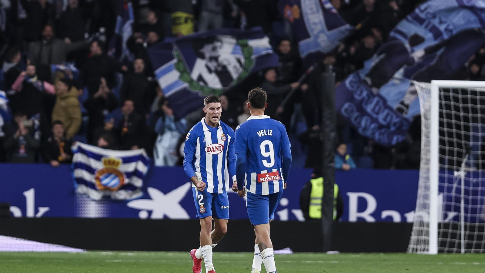Roberto ya golea y gana partidos con el Espanyol