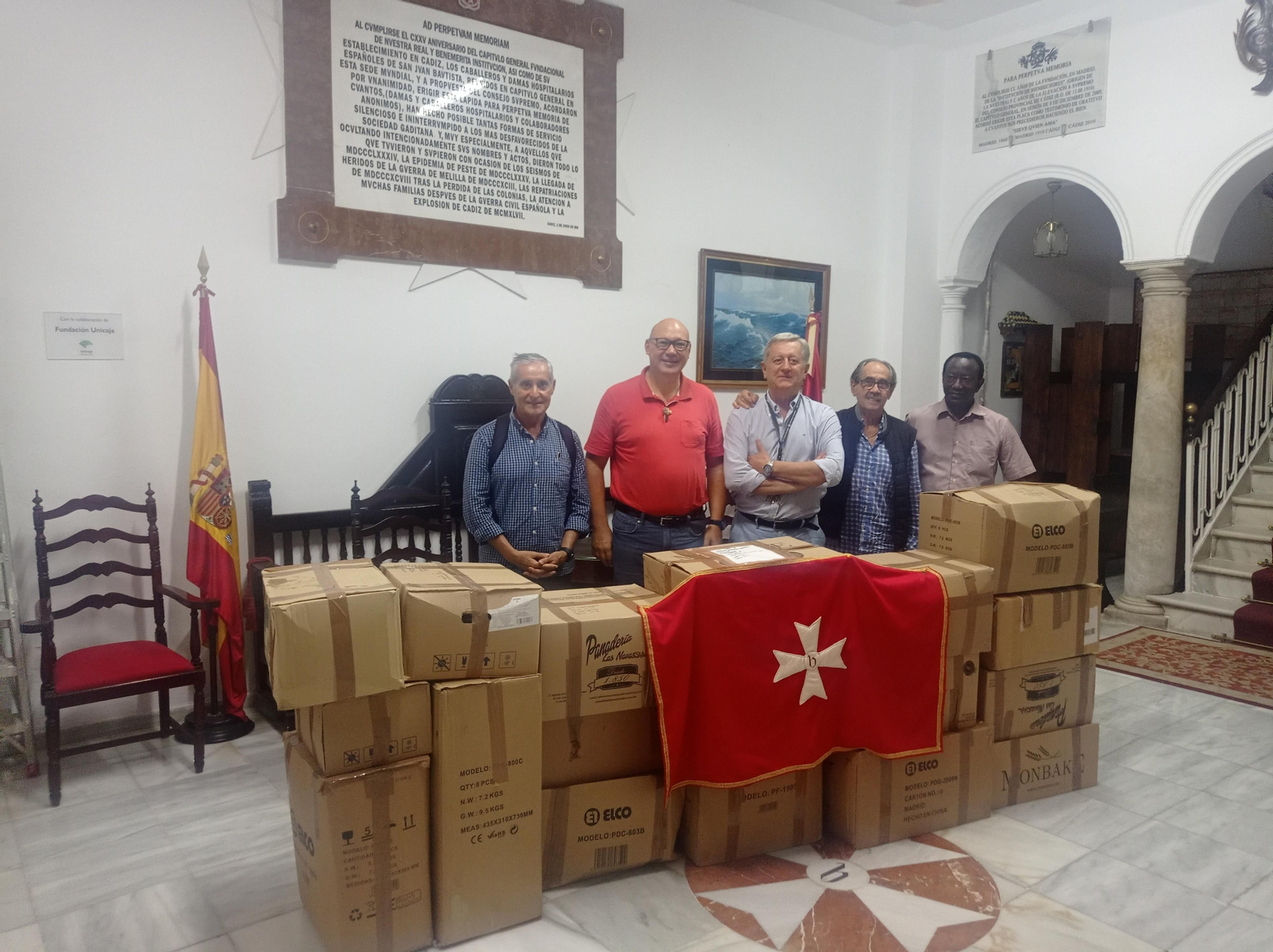 Imagen del acto en el que se llevó a efecto la donación.