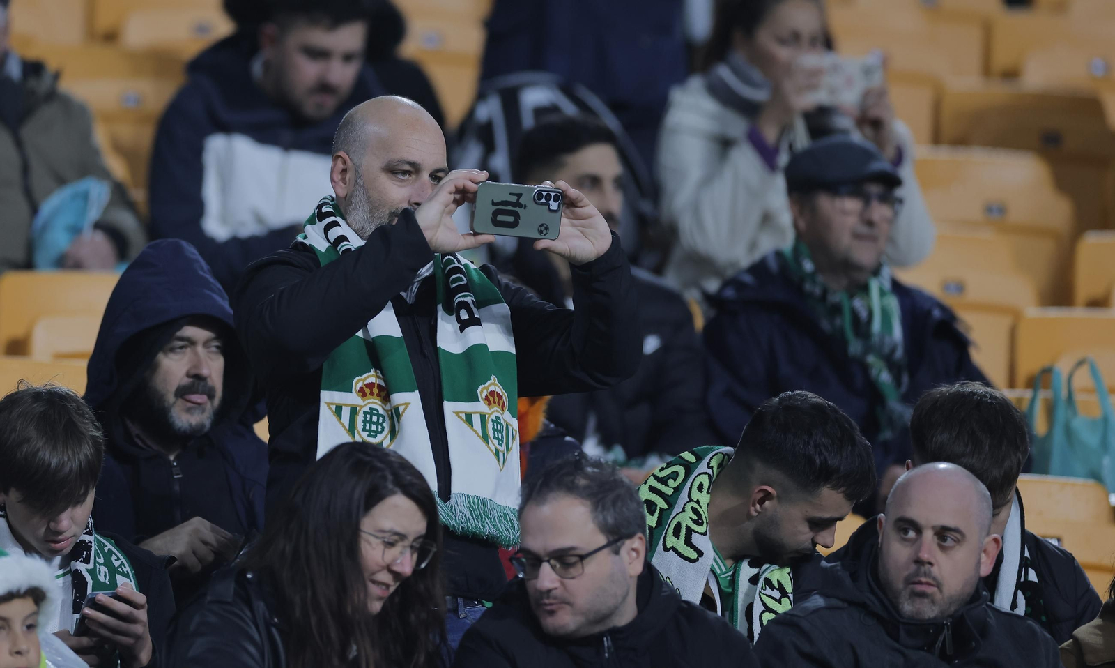 Búscate en las fotos del Betis - Getafe