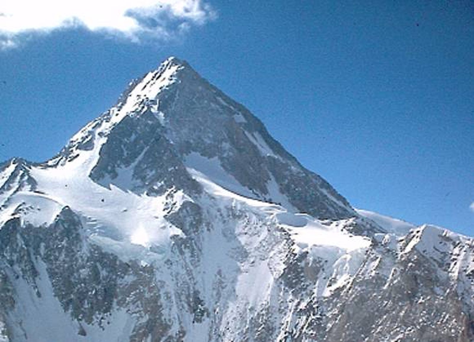 Tres montañeros españoles desaparecidos en una montaña de Pakistán