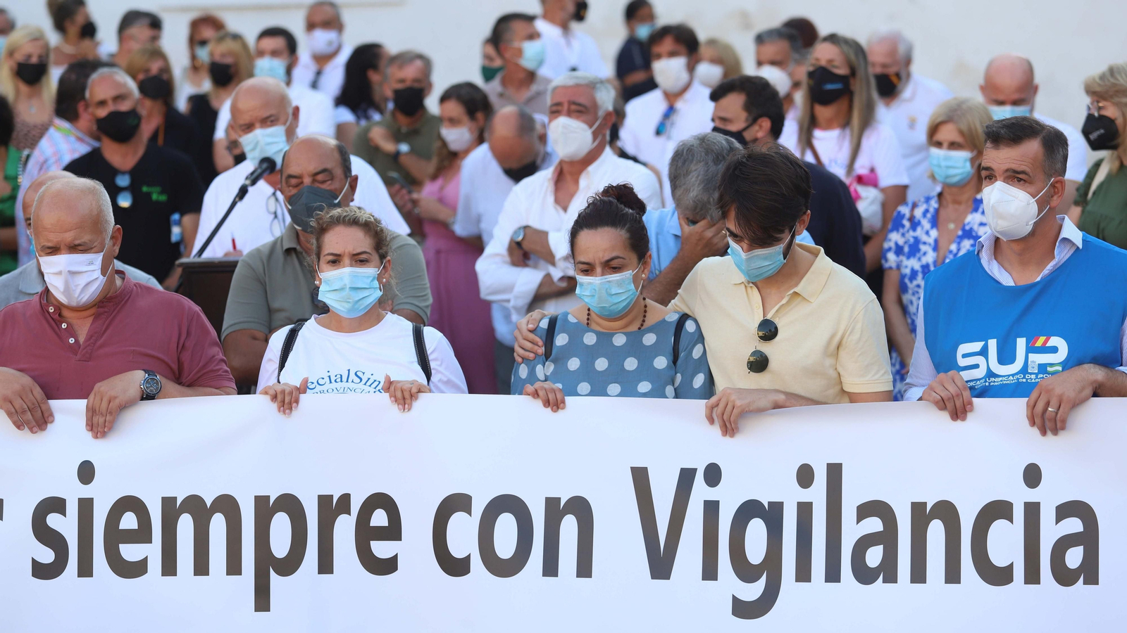 Fotos de la concentración en homenaje a José Luis Domínguez Iborra en Algeciras