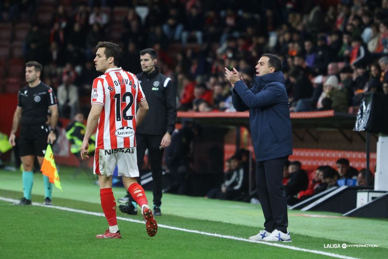 El Sporting golea al colista Mirandés, próximo rival del Málaga CF