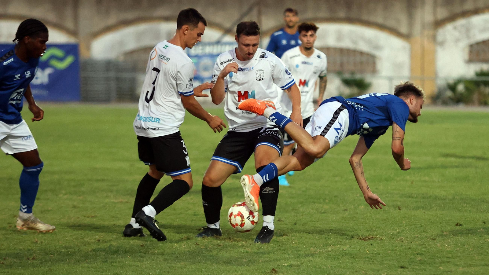 Imágenes del Trofeo de la Copa y la Venencia entre el Jerez Industrial y el Xerez DFC