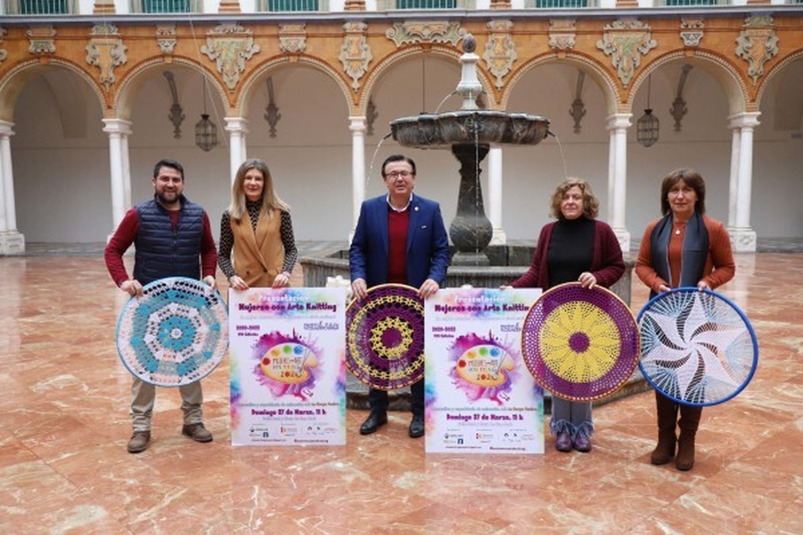Presentación de la nueva edición del 'Urban knitting' de Iznájar.