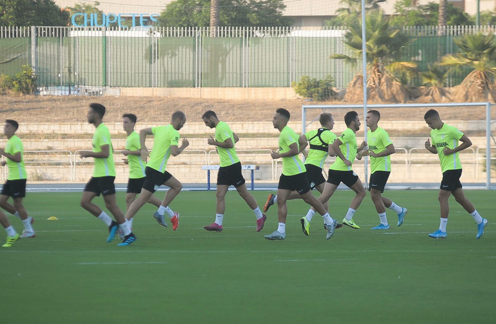 Las fotos del entrenamiento del Málaga CF tras la tormenta