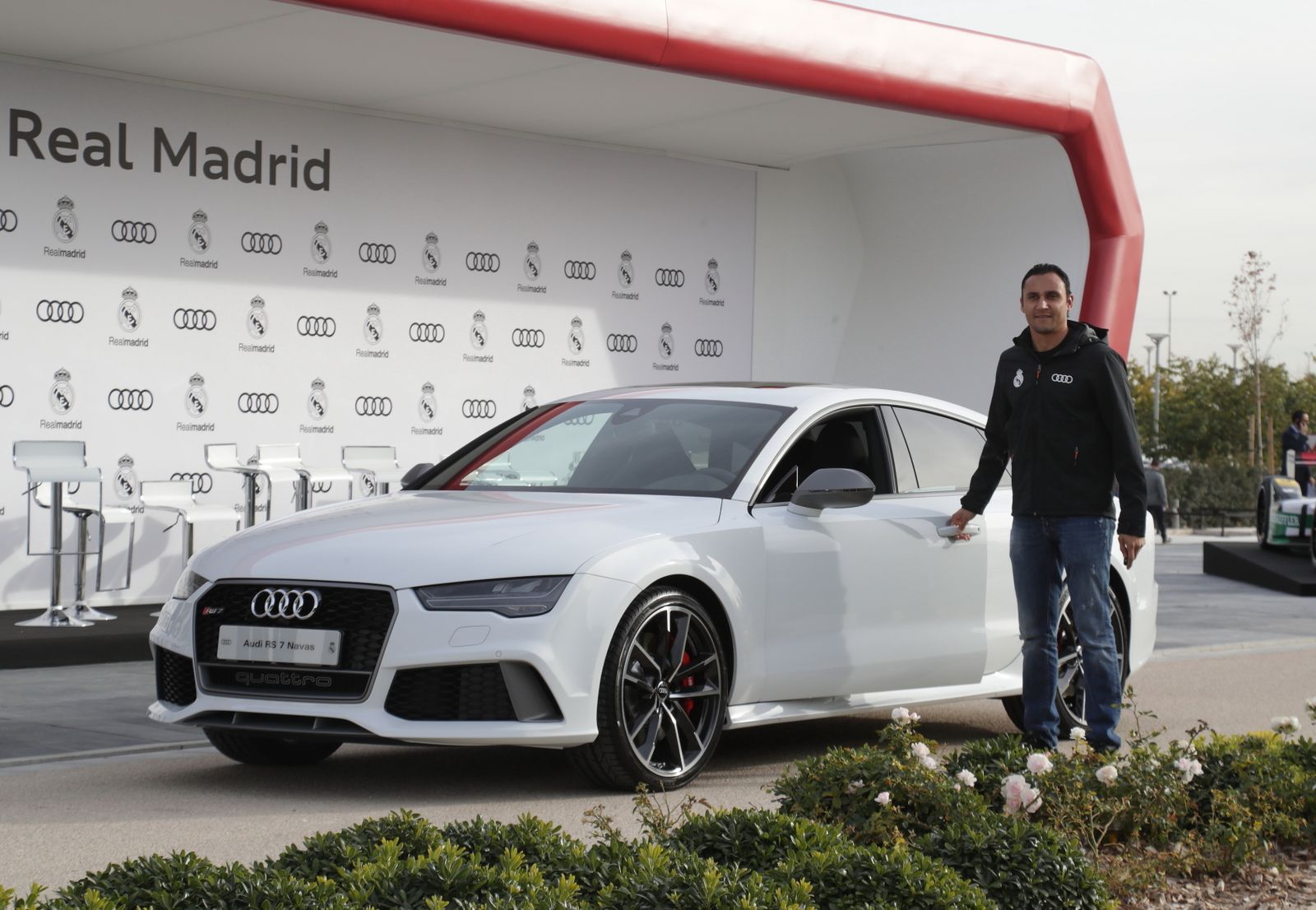 Los nuevos coches de la plantilla del Real Madrid, foto a foto