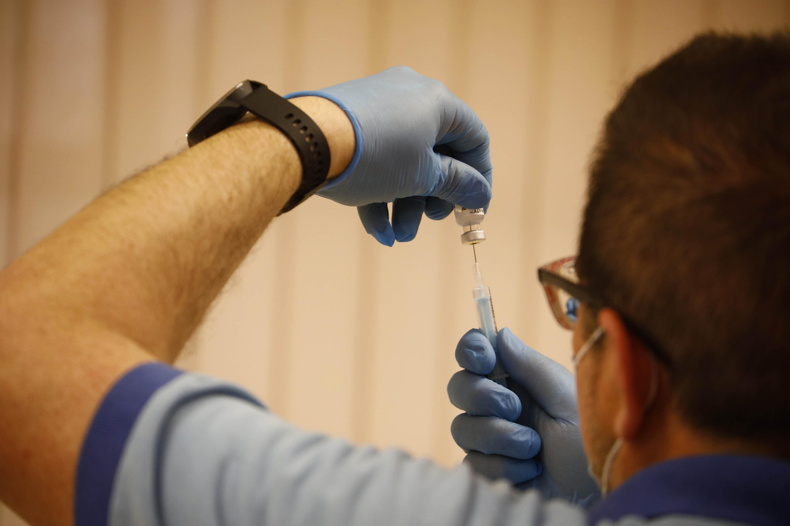 El comienzo de la vacunación a la población de 70 a 79 años de Córdoba, en fotografías