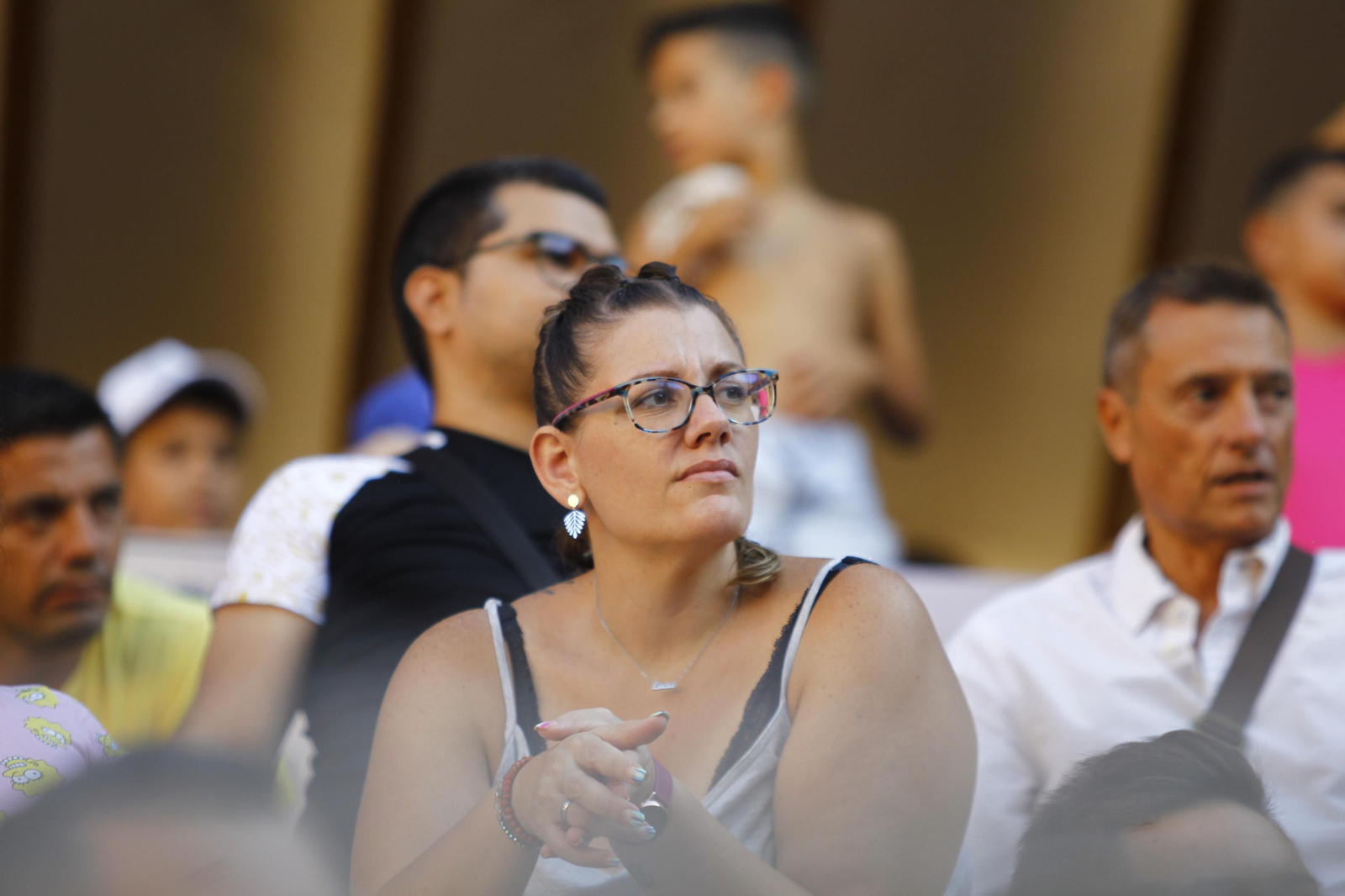 Imágenes del ambiente en la novillada organizada por la Escuela Taurina de Almería