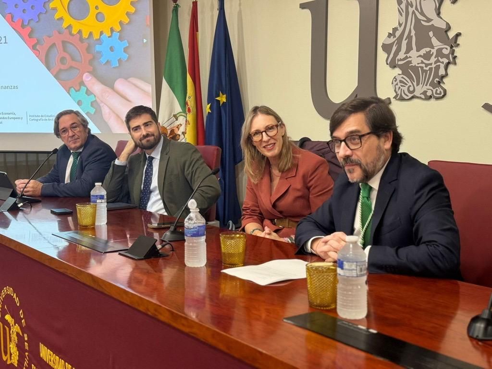 José Ignacio Castillo, presidente de la Academia Andaluza de Ciencia Regional, habla durante una intervención en la jornada