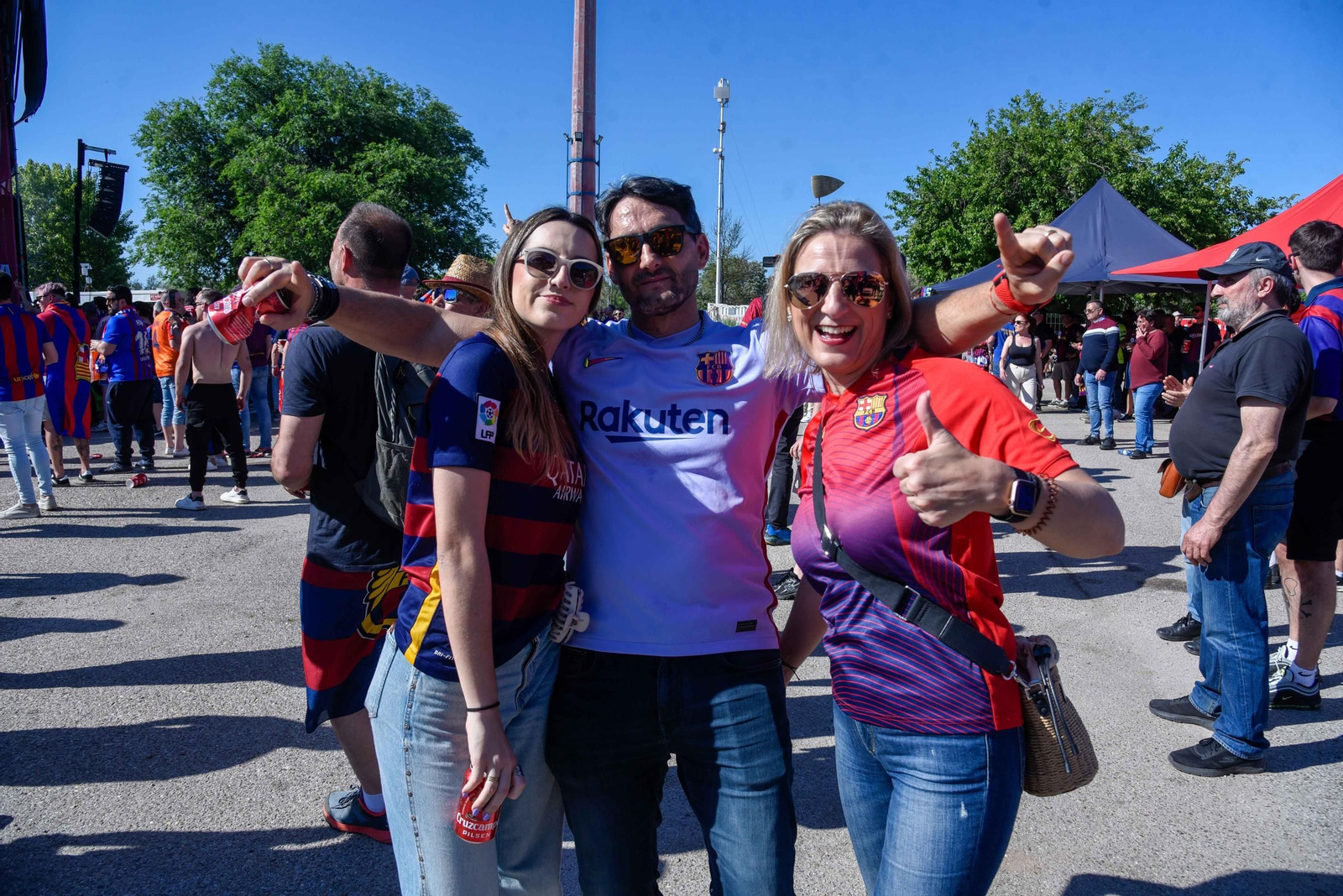 Ambiente en la Fan Zone del Barcelona