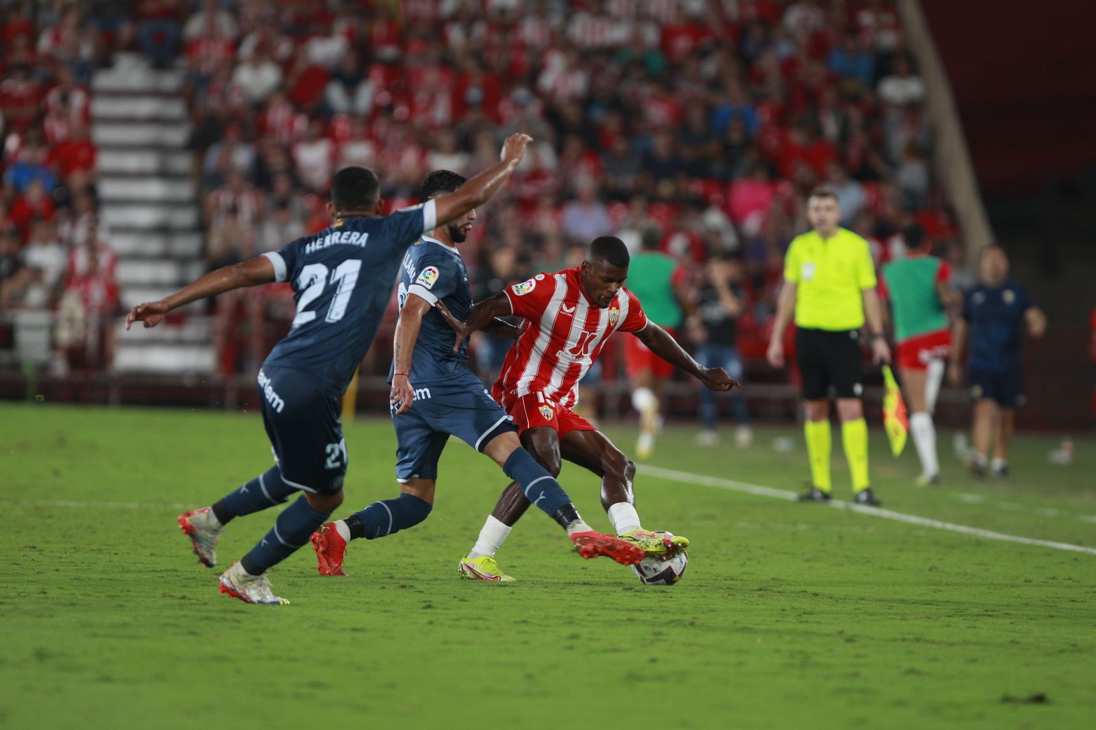 Imágenes del partido de fútbol U.D. Almería-Girona F.C.