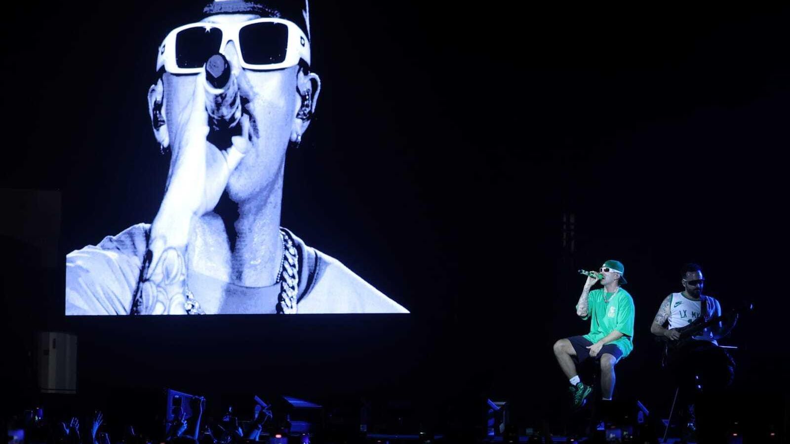 Feid se metió al público en el bolsillo.