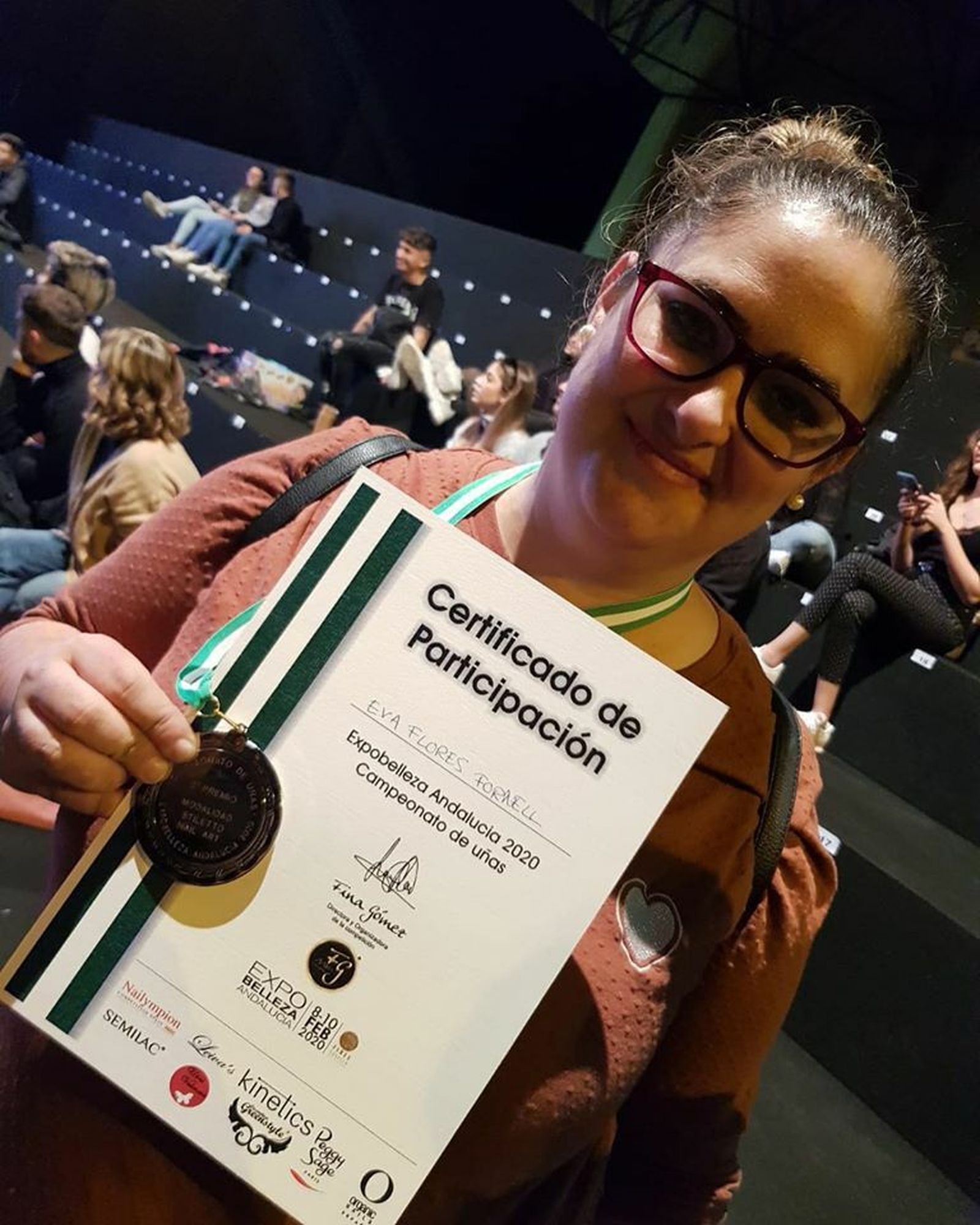 Eva Flores tras recibir el premio.