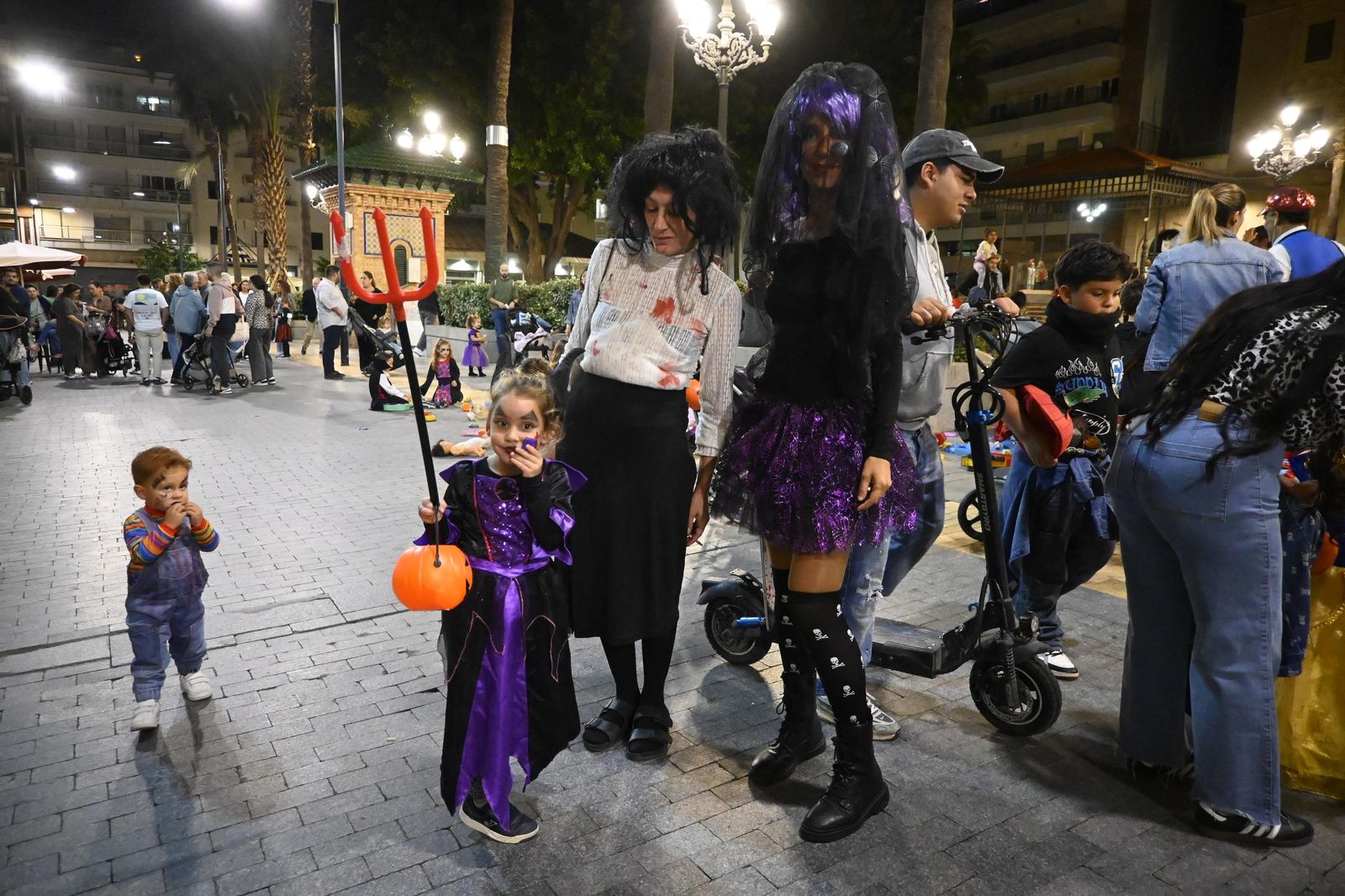 Las mejores fotografías de la noche de Halloween en Huelva