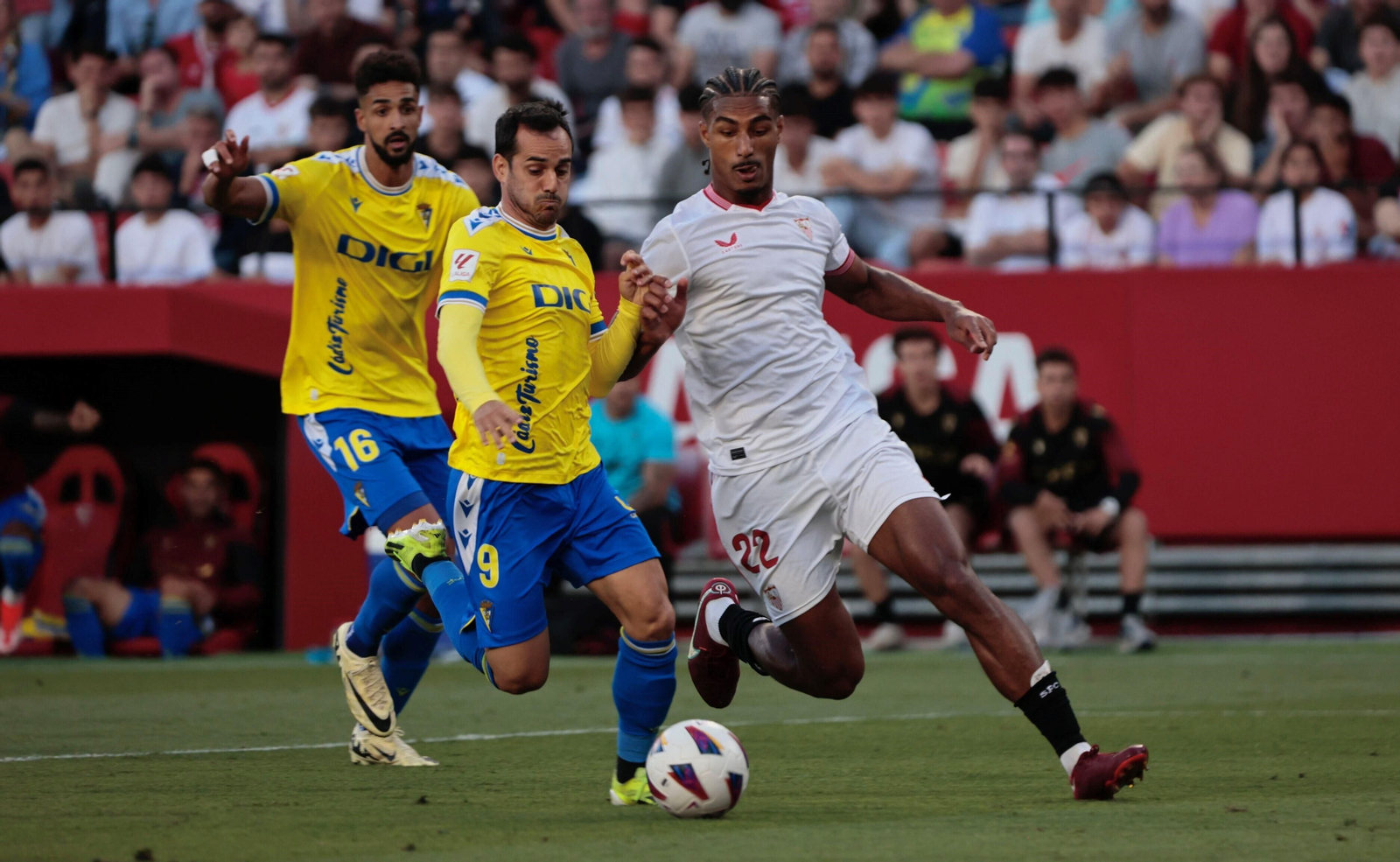 Todas las imágenes del Sevilla-Cádiz