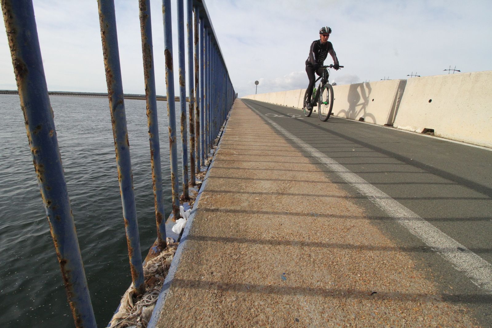 Imágenes del mal estado del puente Sifón.