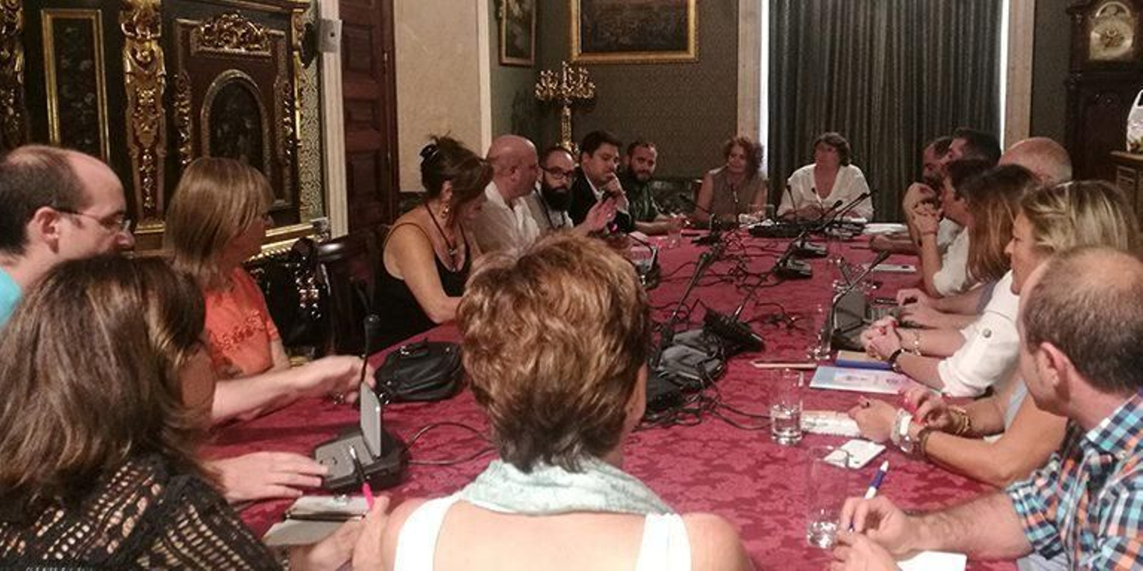 El Consejo LGTBI durante una de sus reuniones.