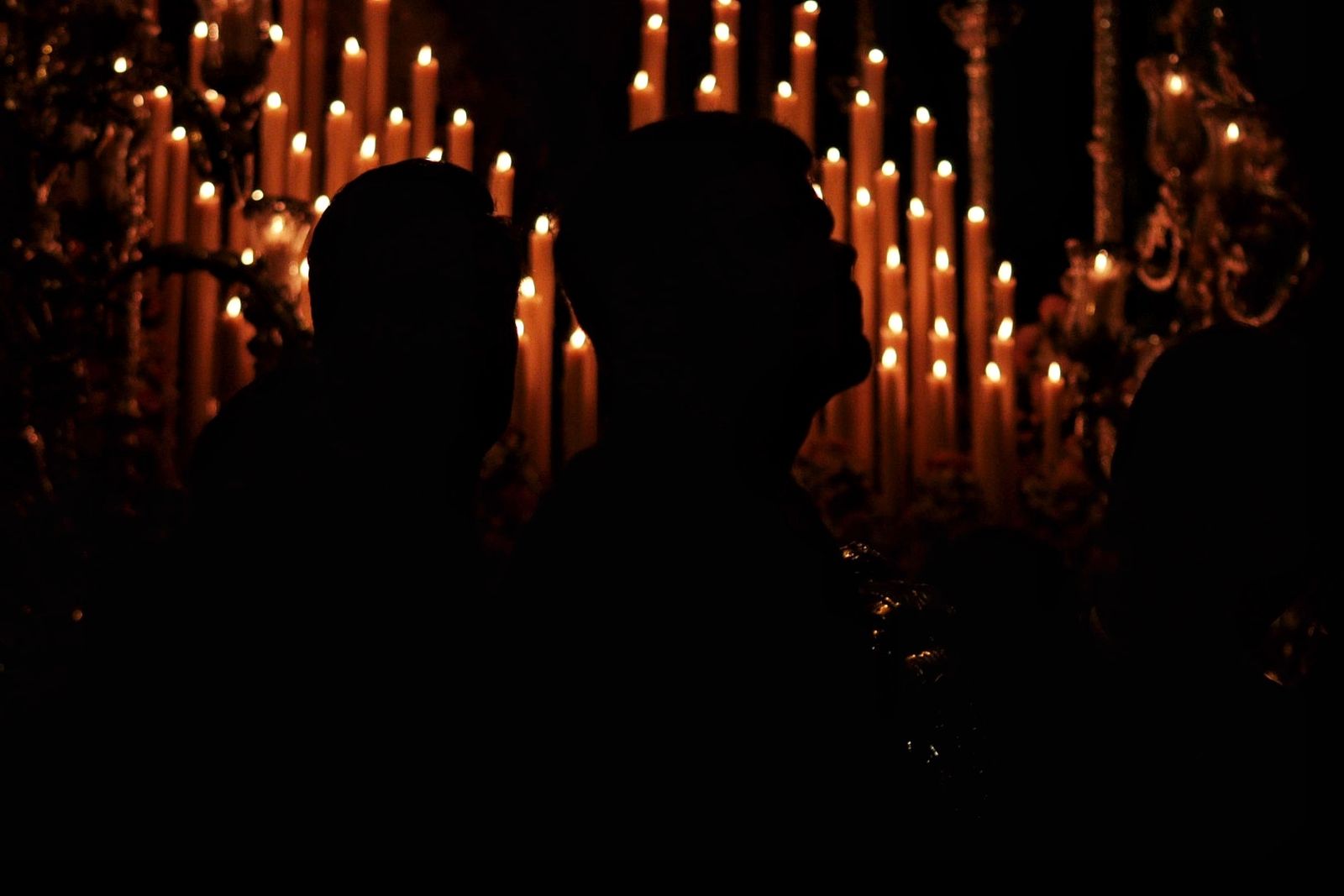 Estudiantes en el Lunes Santo en Málaga, en fotos