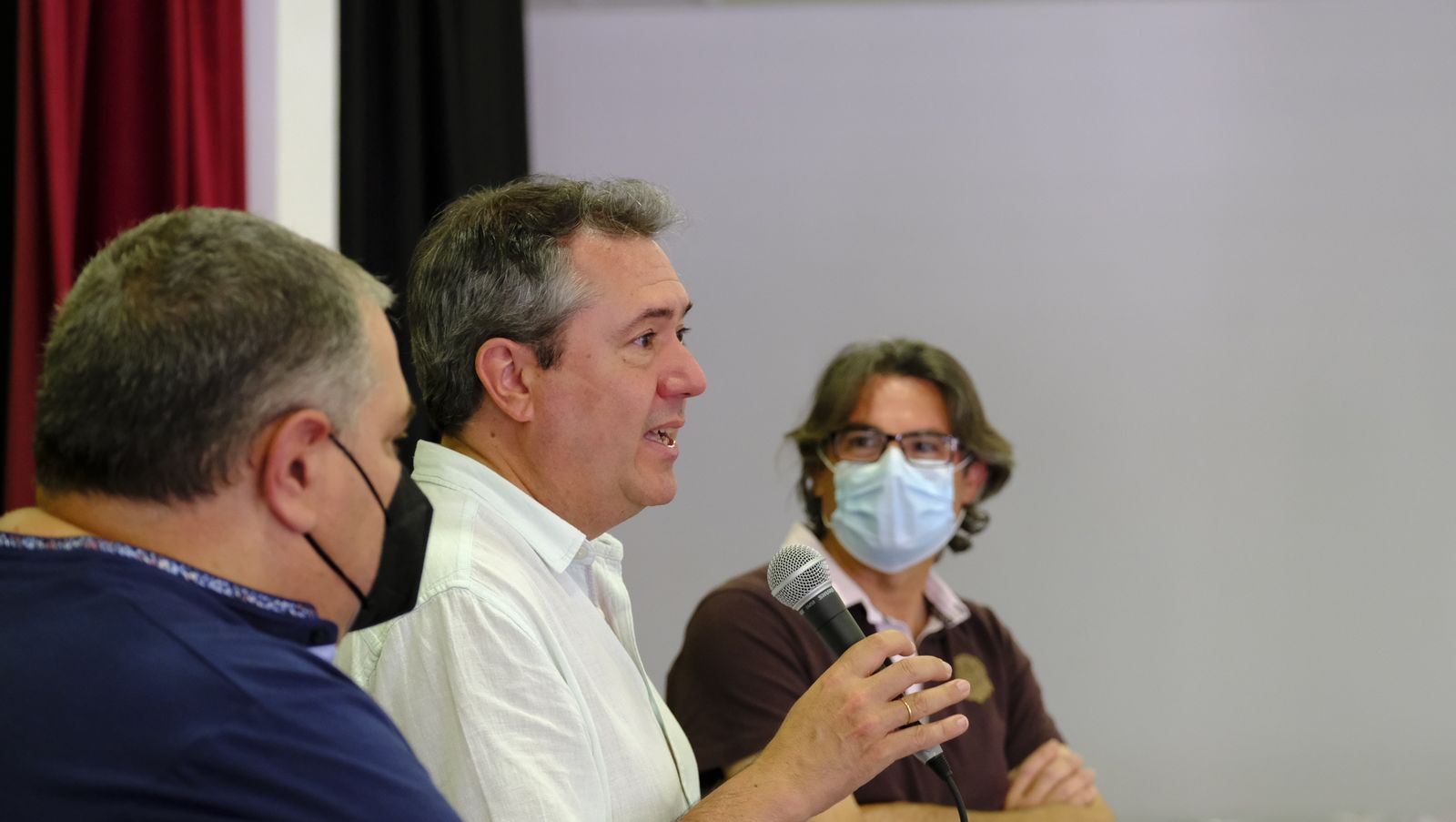 Juan Espadas, candidato a las primarias del PSOE, en Alhama y Bentarique. Almería