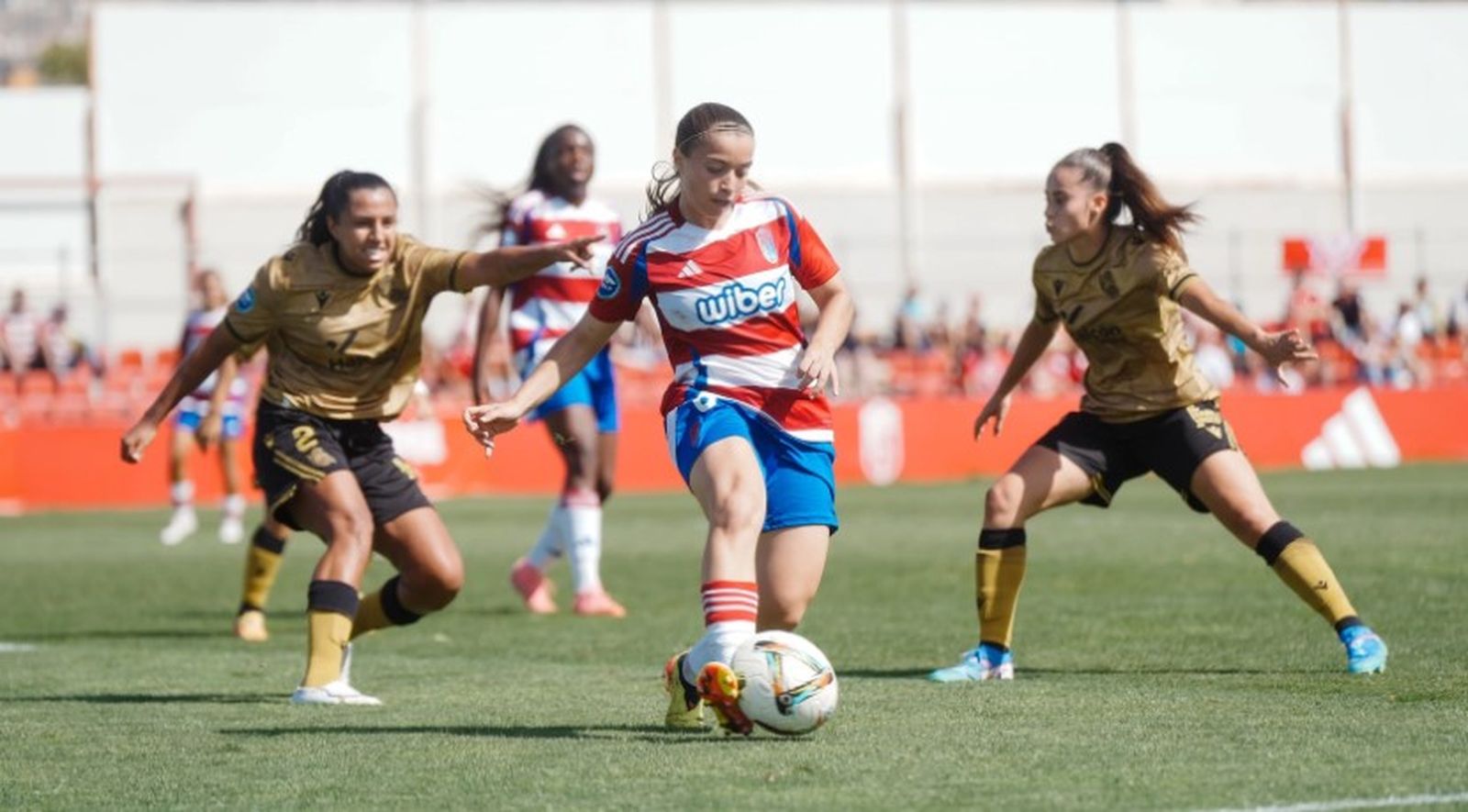 Amaia Iribarren durante el partido de la primera vuelta