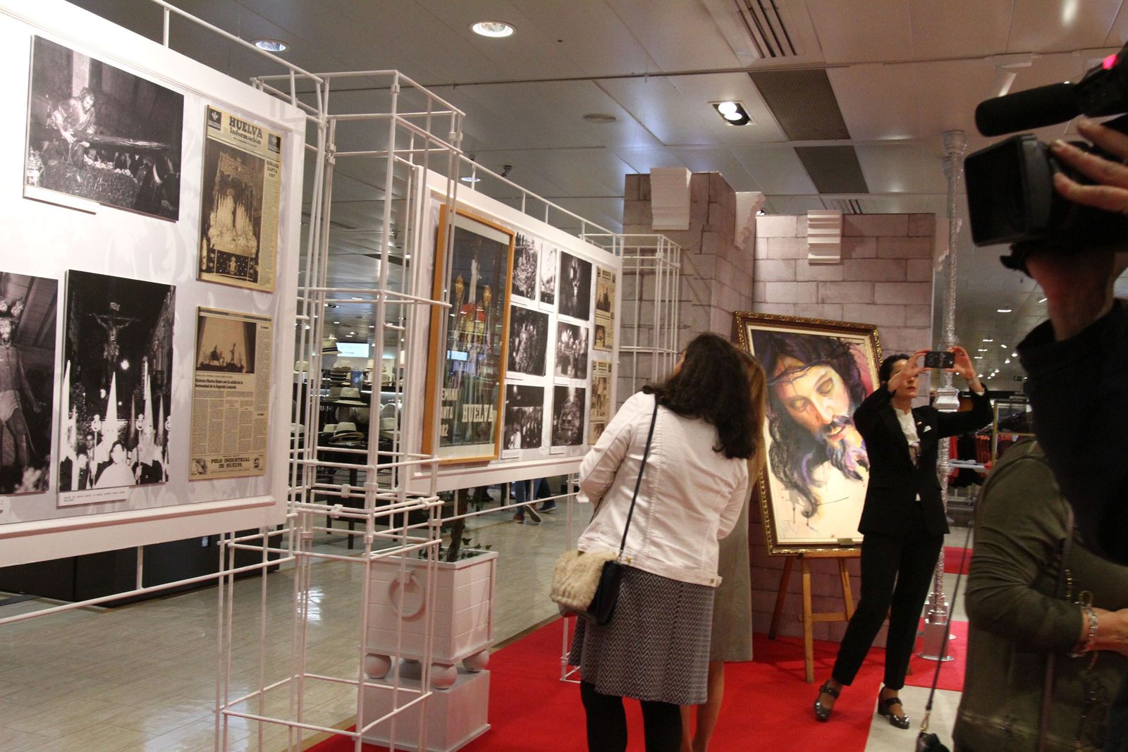 Se inaugura la exposición 'Cera y ruán' en el Corte Ingles