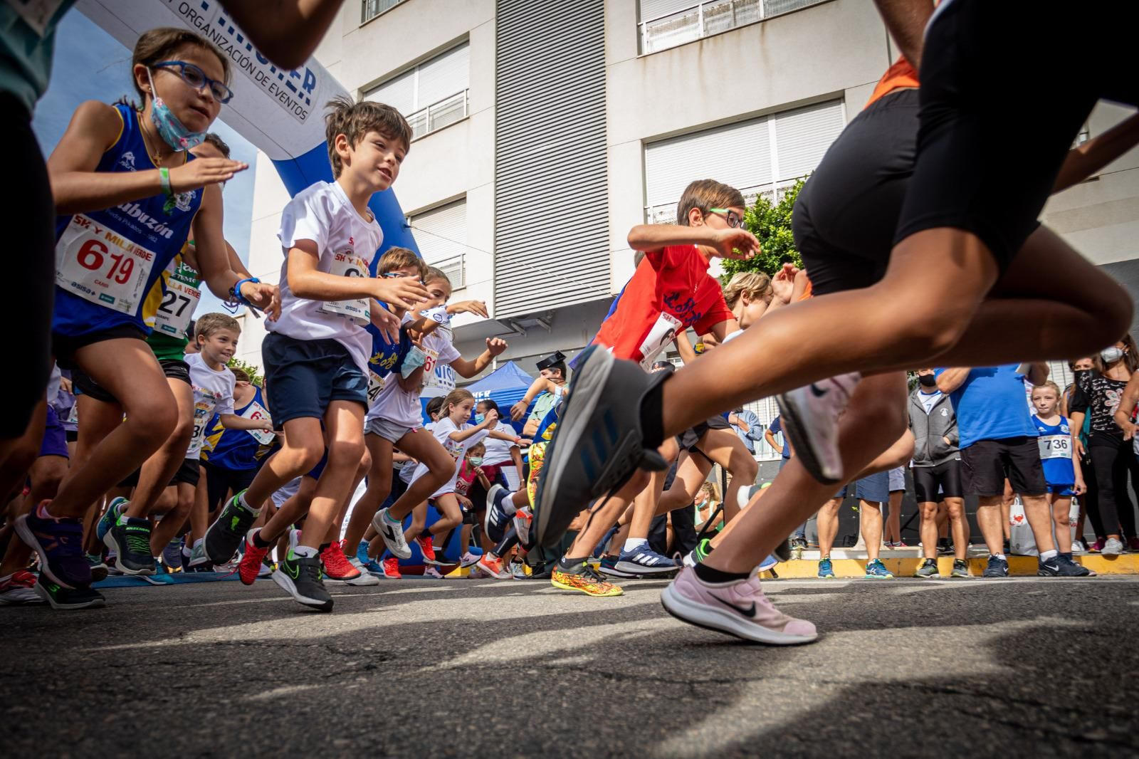 Imágenes: Cádiz vive la carrera solidaria de la Milla Verde