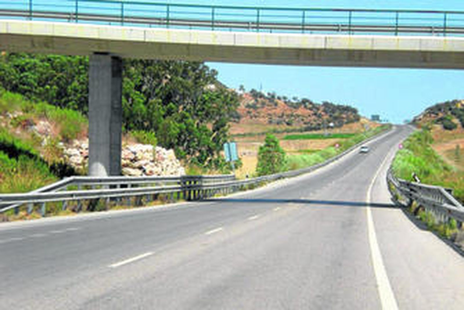 Punto de la carretera A-355 en el que se produjo el accidente que costó la vida a un padre y a su hijo.