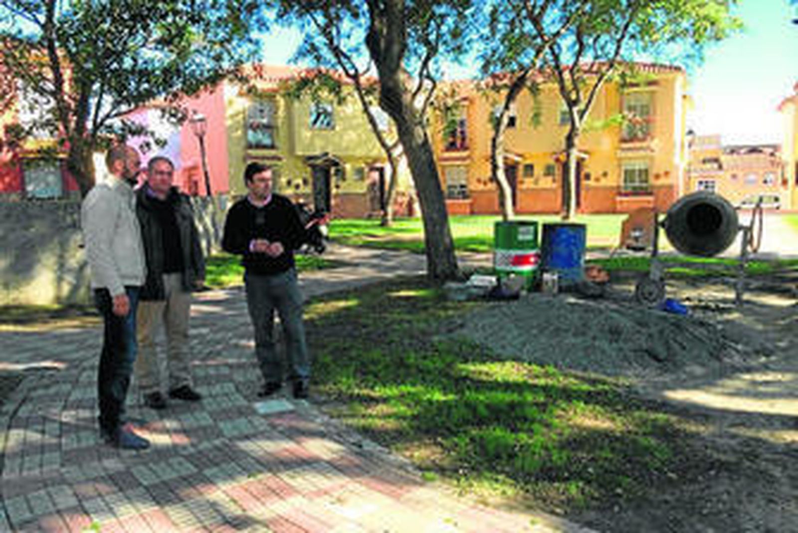 Romero, Alconchel y Gil, ayer en El Chaparral.