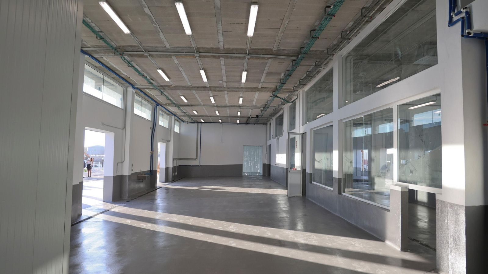 Interior del nuevo edificio de la lonja de Málaga. Interior del nuevo edificio de la lonja de Málaga.
