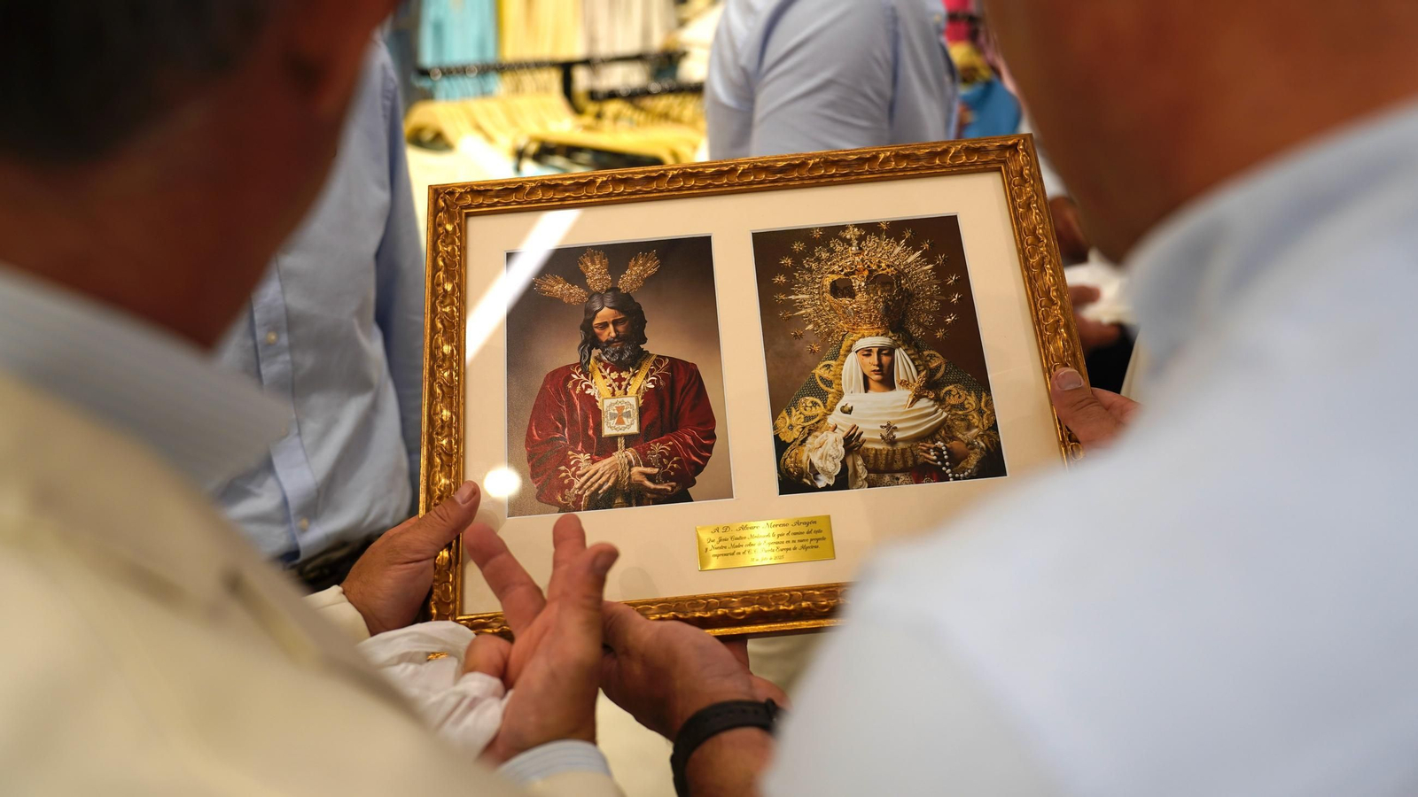 Fotos de la apertura de la marca Álvaro Moreno en el Centro Comercial Puerta Europa de Algeciras