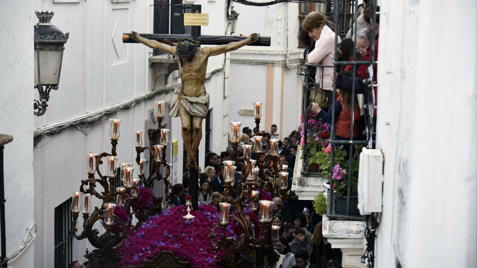 Procesión de la Cofradia del Cristo de la Salud y Nuestra Señora de los Dolores.