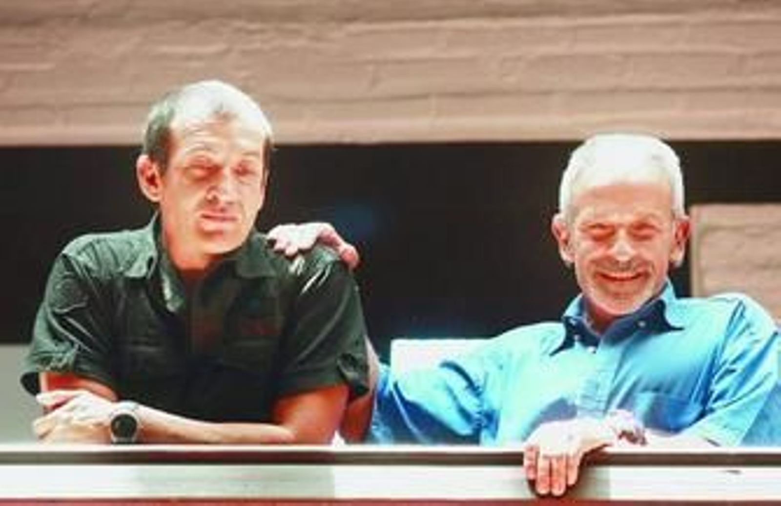 Eduardo Lao (i), en la imagen  junto a Víctor Ullate, celebra con un nuevo montaje el 20 aniversario de la compañía.