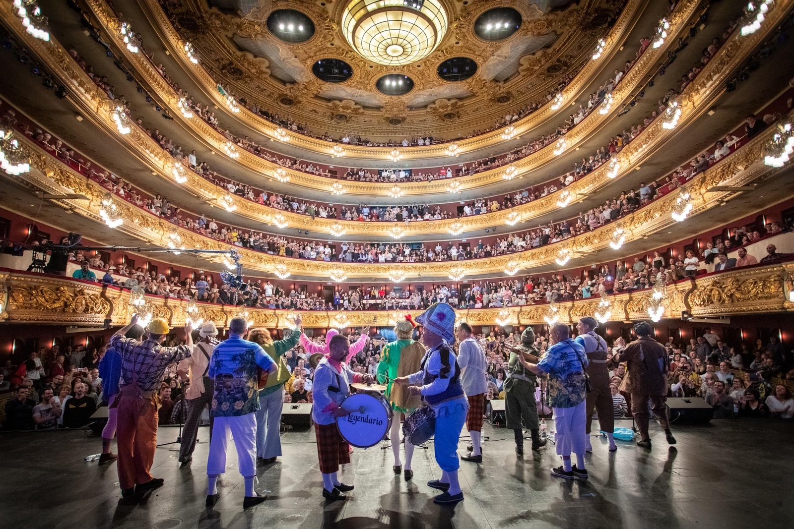 La antología del 'Love' sobre las tablas del teatro
