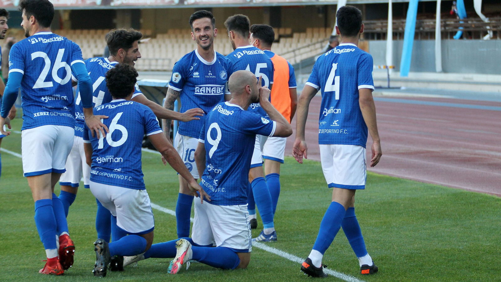 Imágenes del Xerez DFC contra Salerm Puente Genil en Chapín