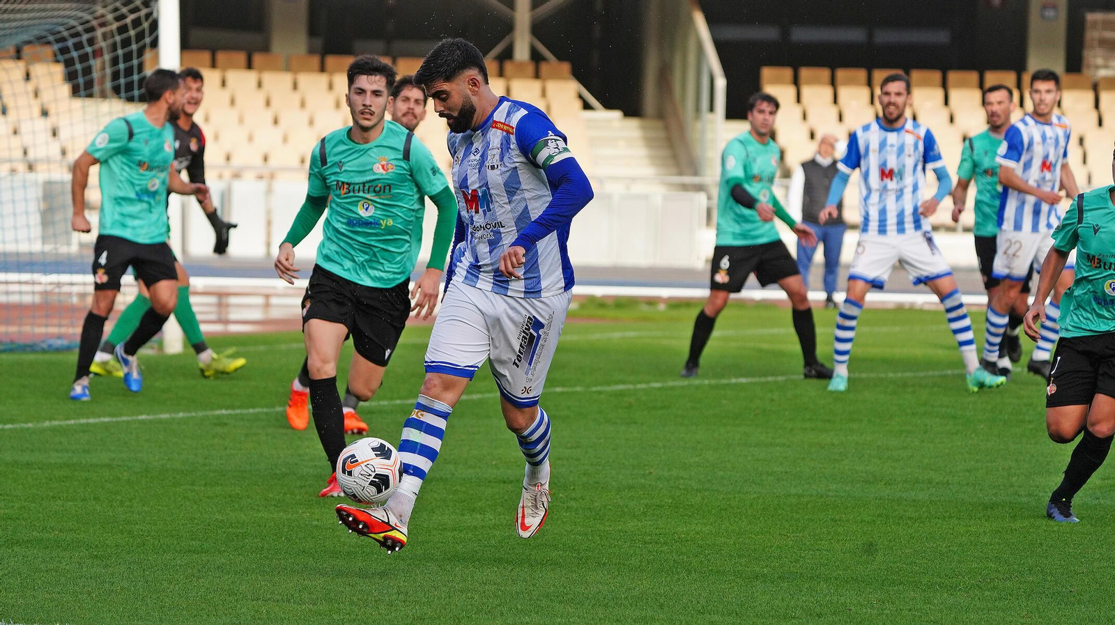 La derrota del Jerez Industrial ante el Chiclana en Chapín en imágenes