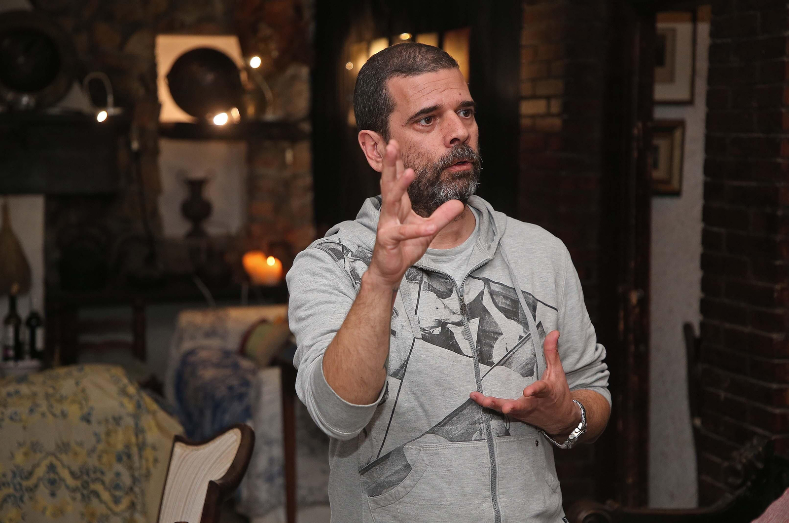 ' Primitivo',  la exposición de Óscar Hidalgo en imágenes