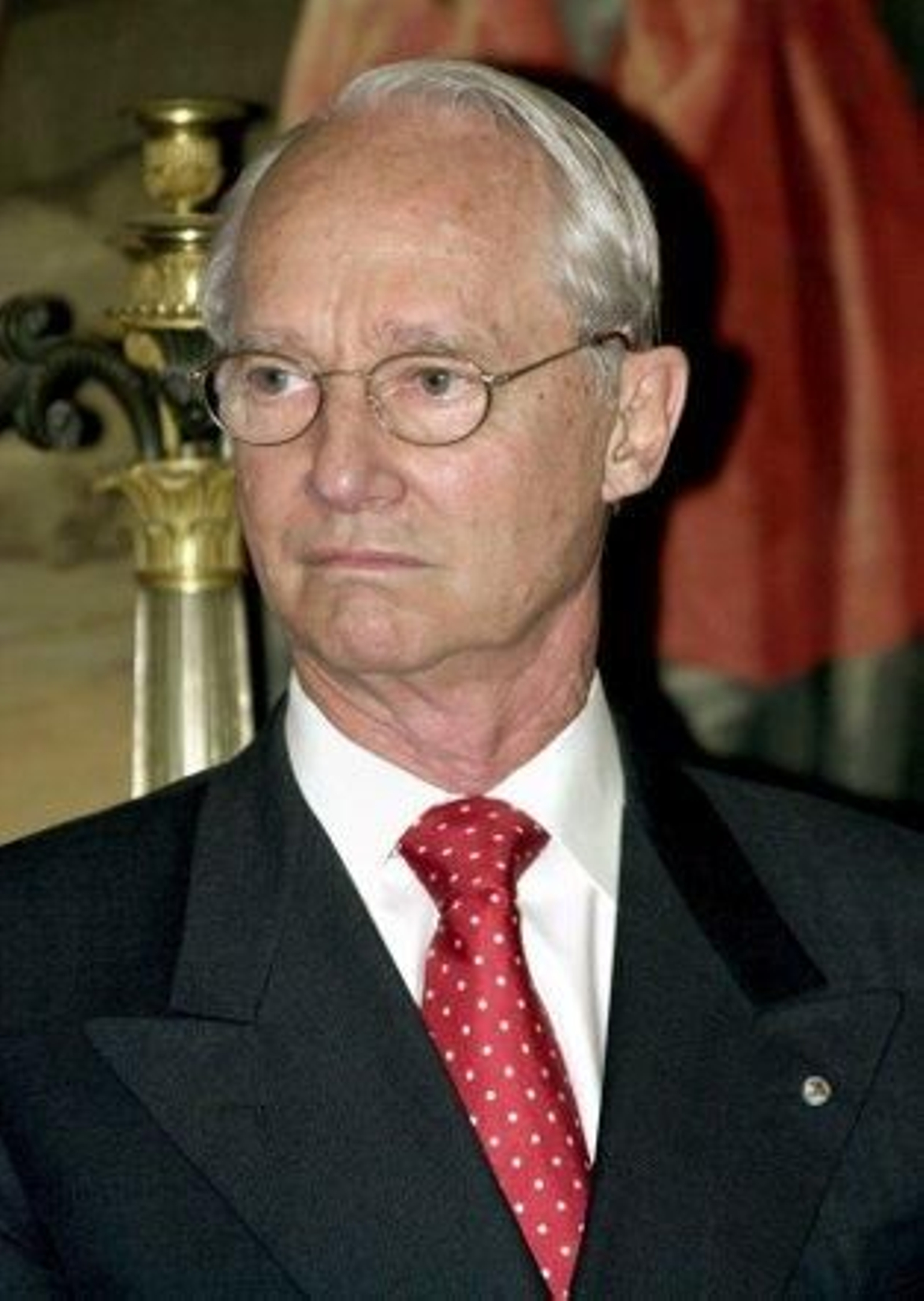 Fallece el histórico dirigente carlista Carlos Hugo de Borbón y Parma