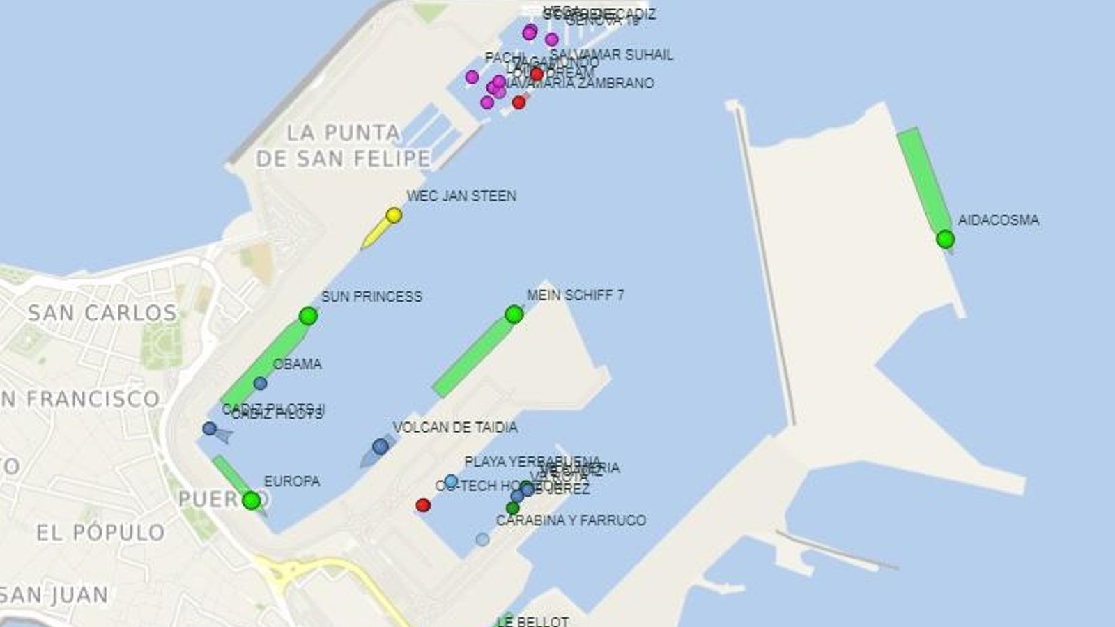 Imagen GPS en la que se observan tres cruceros atracados en la dársena comercial, y un cuarto, el Aida Cosma, amarrado en la futura terminal de contenedores, algo más alejado de la ciudad