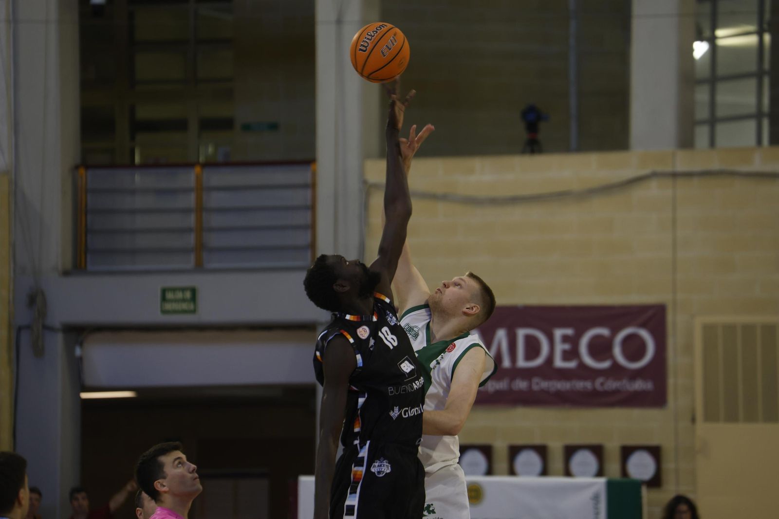 Las mejores fotos del ambiente en Vista Alegre para el Coto Córdoba - Albacete