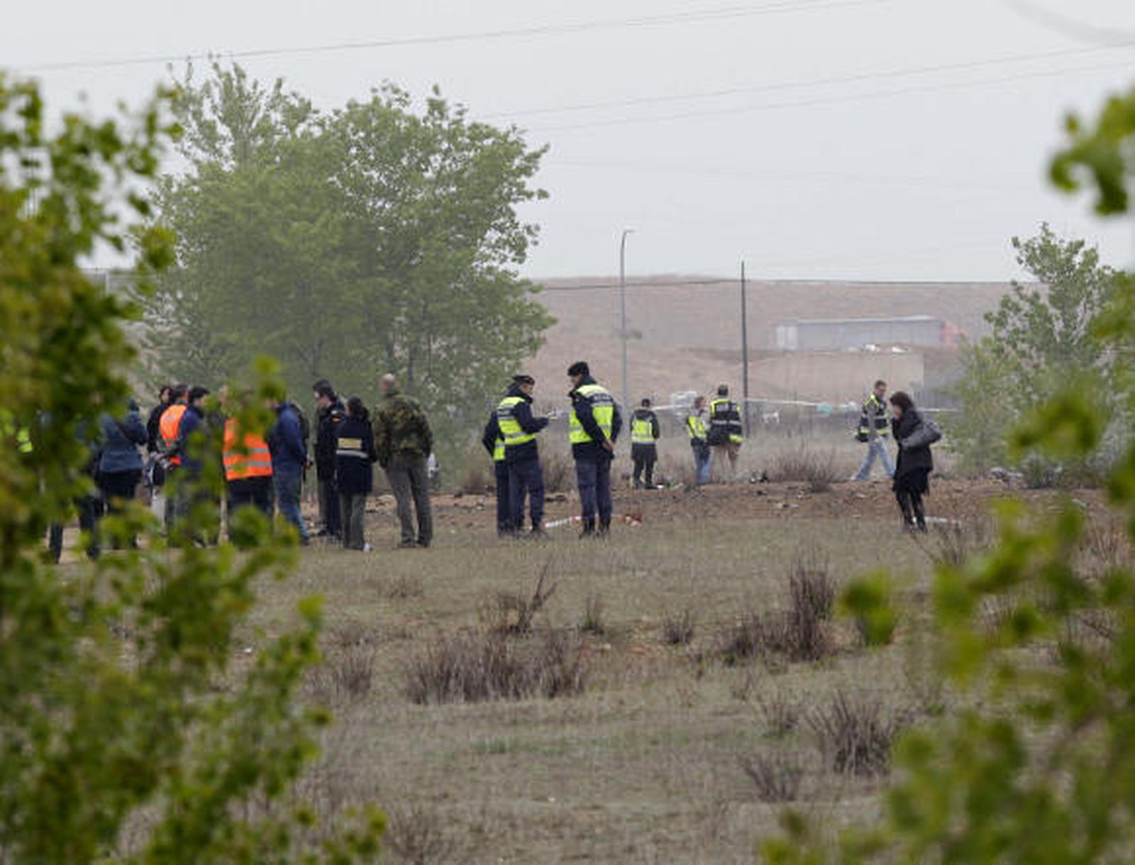 Dos fallecidos tras estrellarse un avión militar en Madrid