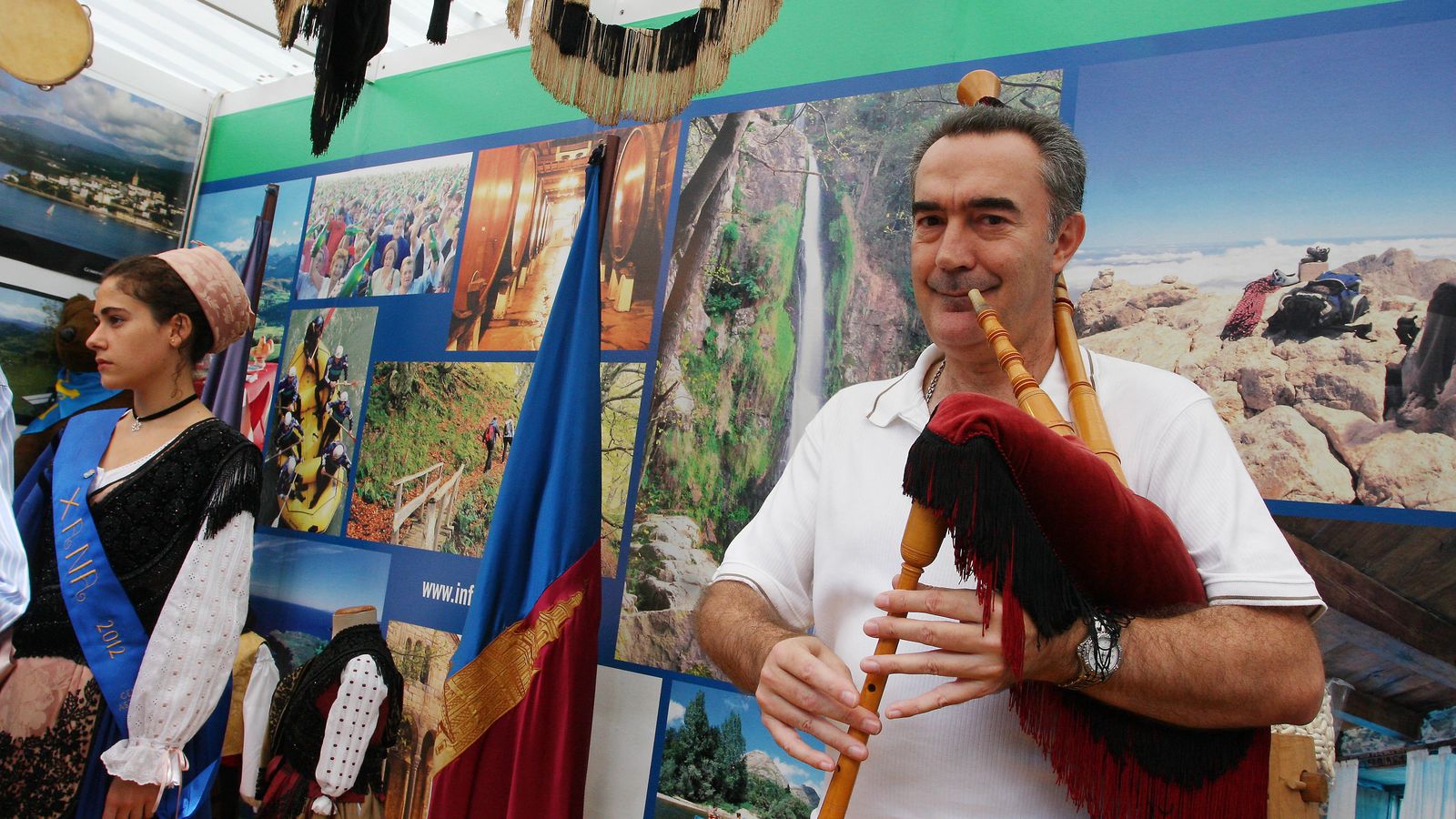 Gaitas en el expositor del Lar Gallego, en una edición pasada.