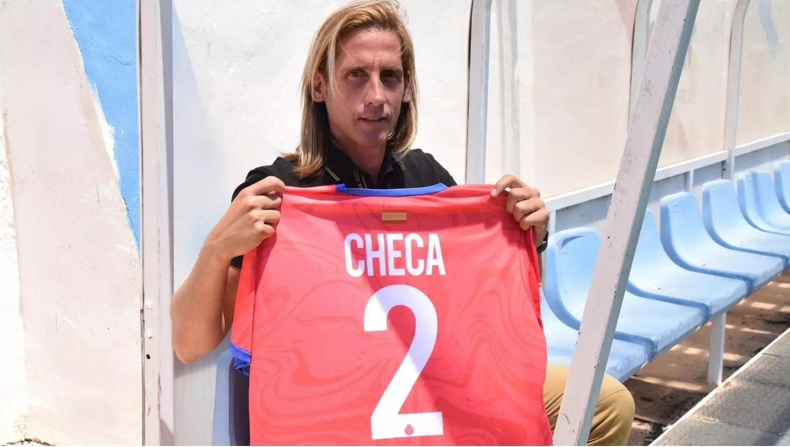 Checa dio el paso de abandonar el pasado verano el Xerez CD para "seguir creciendoy para que el club también lo hiciera".