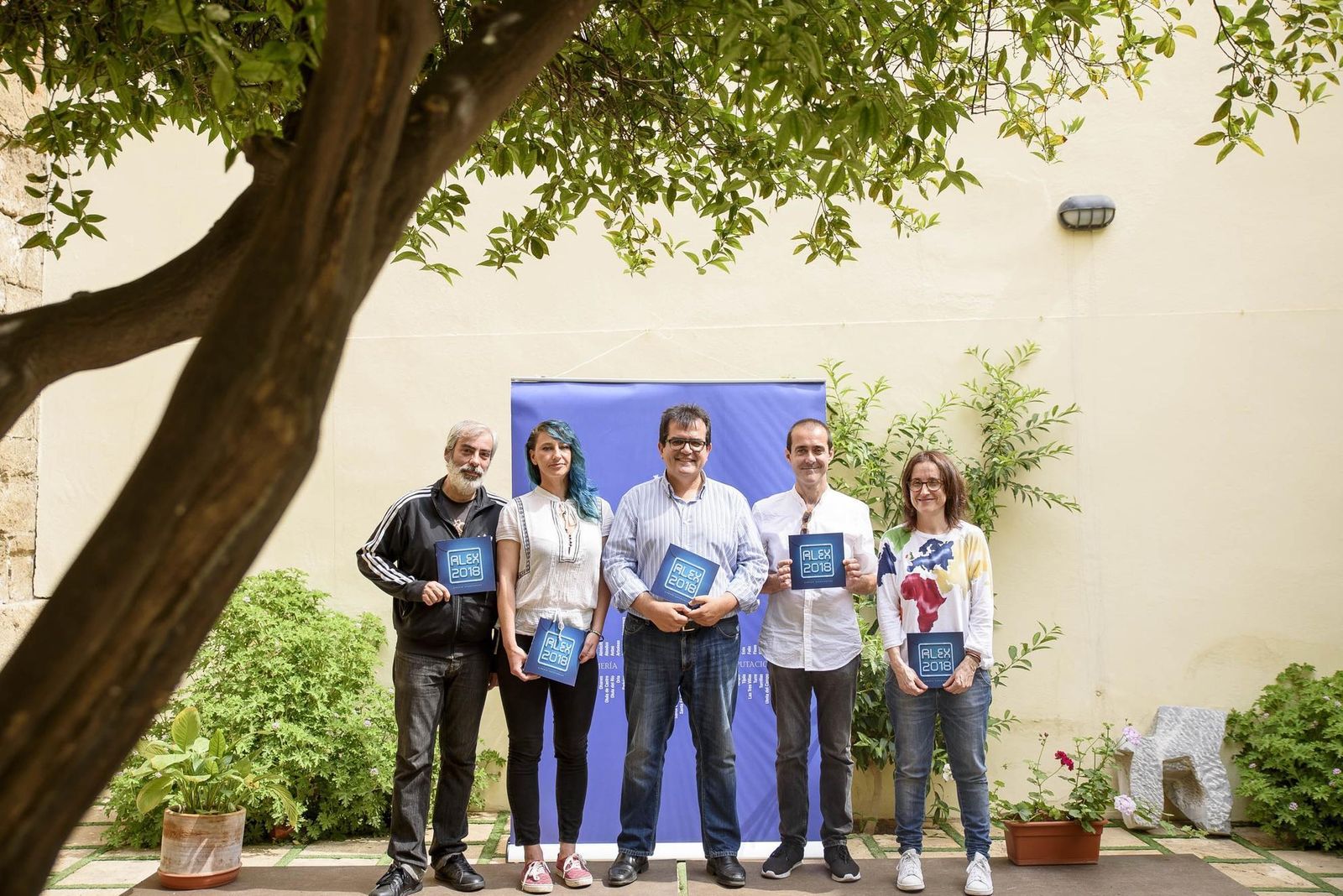 Antonio Jesús Rodríguez, diputado de Cultura, acompañado por Antonio de la Trinidad, Kasia Ozog, Fernando Labordeta e Isabel Aranda.