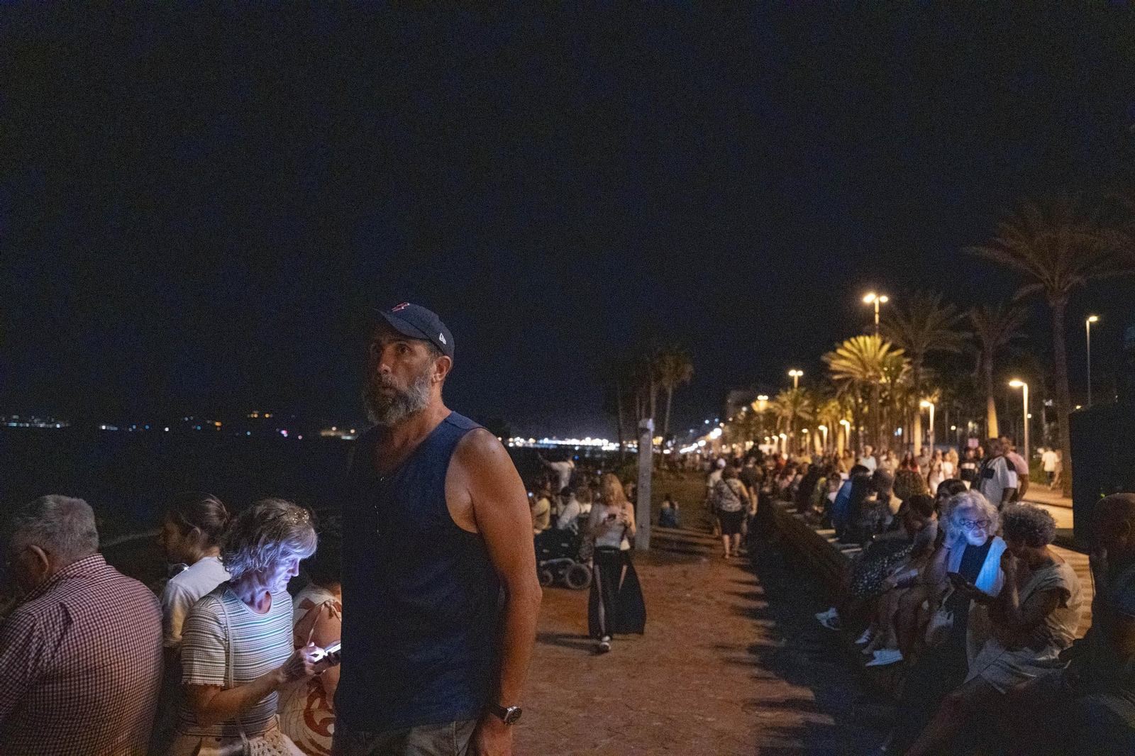 Las mejores imágenes del espectáculo piromusical que da cierre a la feria de Almería