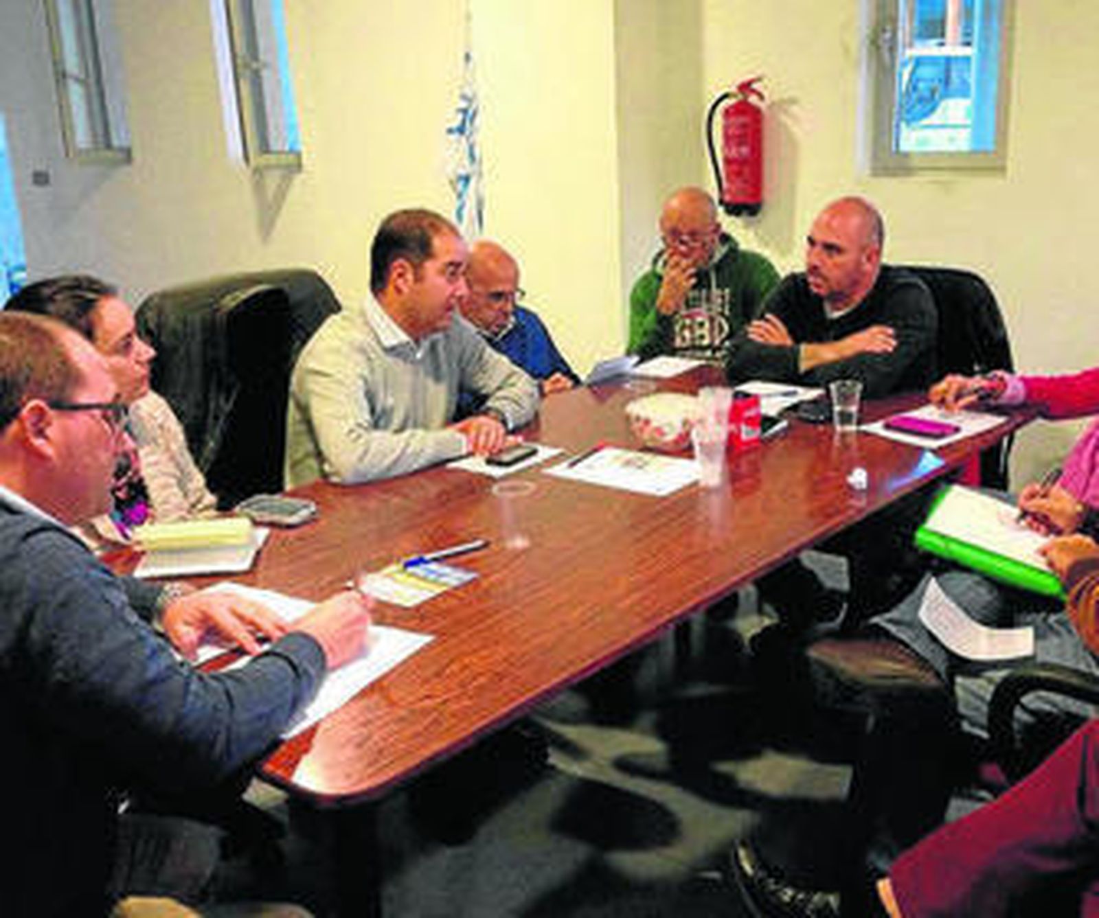Un momento de la reunión del Foro con los taxistas.