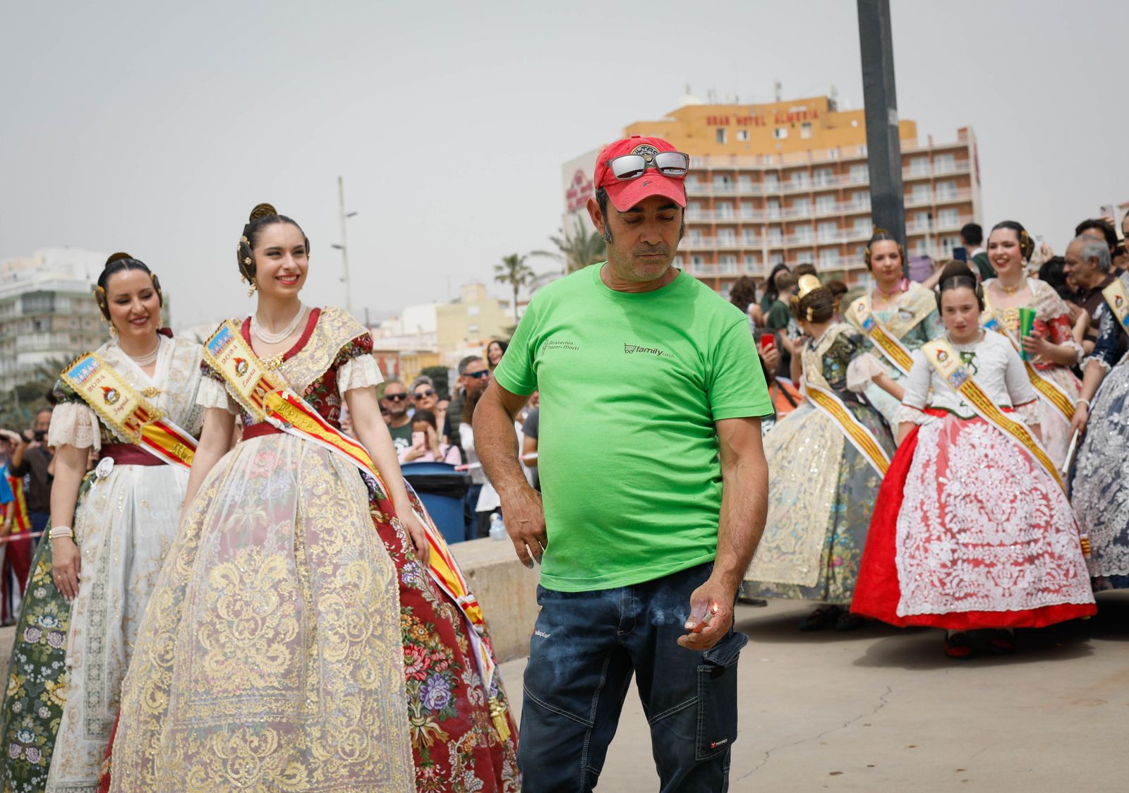 Las mejores imágenes de la "Globotá" en las fallas de Almería