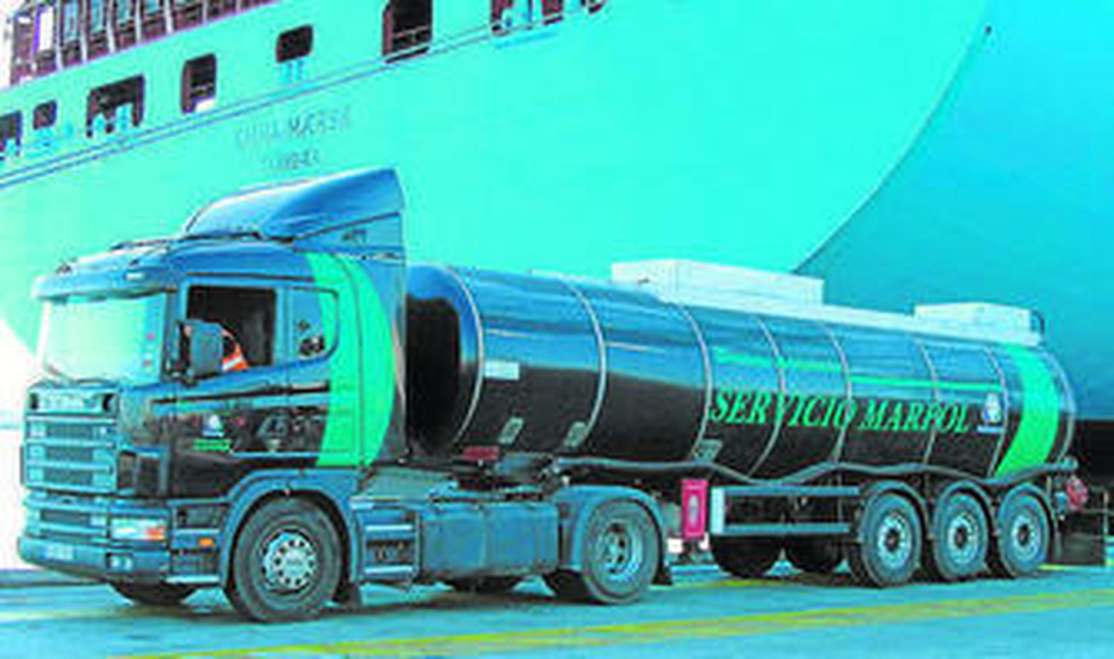 El 'Emma Maersk', en el puerto de Algeciras.